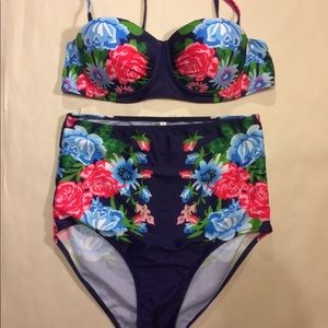 Adorable High-Waisted 2-Piece w Floral Print XL